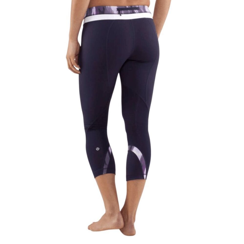 LULULEMON ATHLETICA Inspire Crop II Size 8